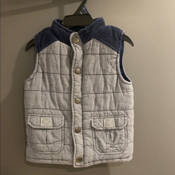 OshKosh B'gosh Other - Oshkosh Gray Quilted Vest size 3T